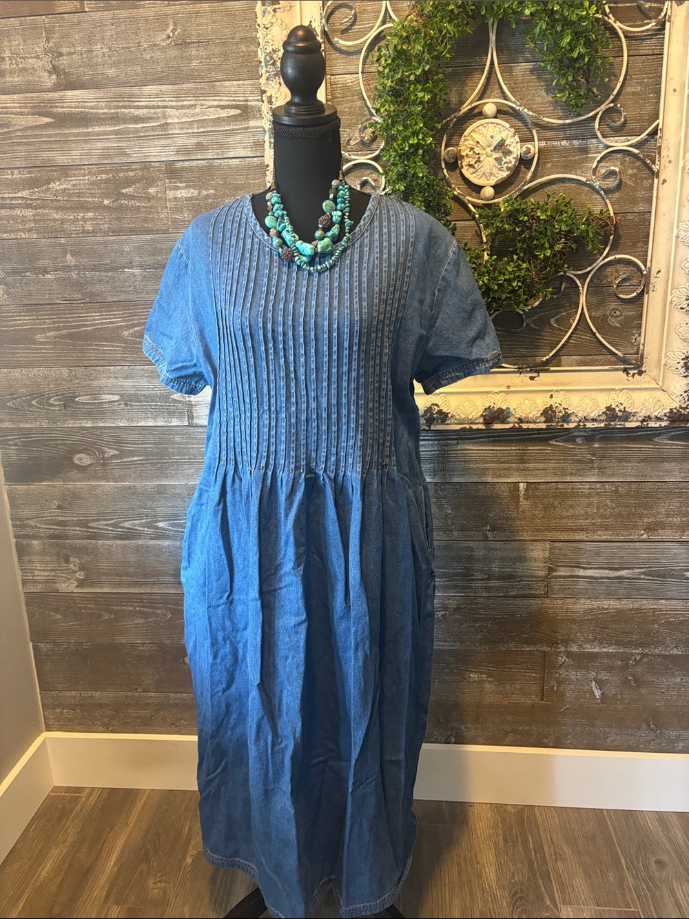 Blue J. Cottage (Size M) Core Women’s Blue Denim Pintuck Maxi Dress w/pockets